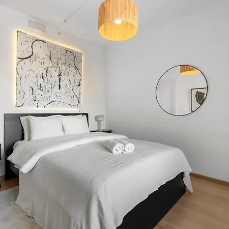 High Standard In Center Apartment *