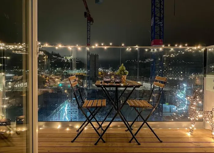 High Standard In Center Apartment
