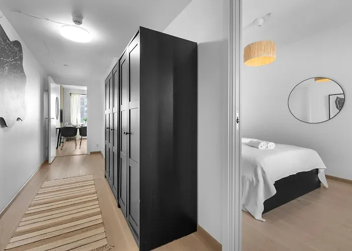 High Standard In Center Apartment