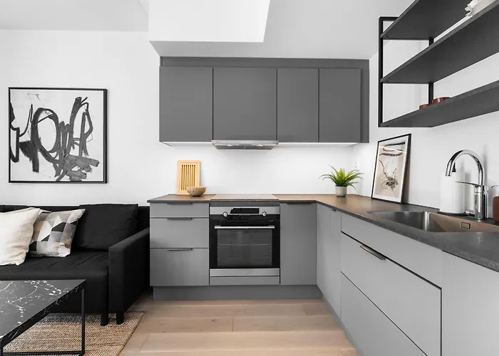 High Standard In Center Apartment *