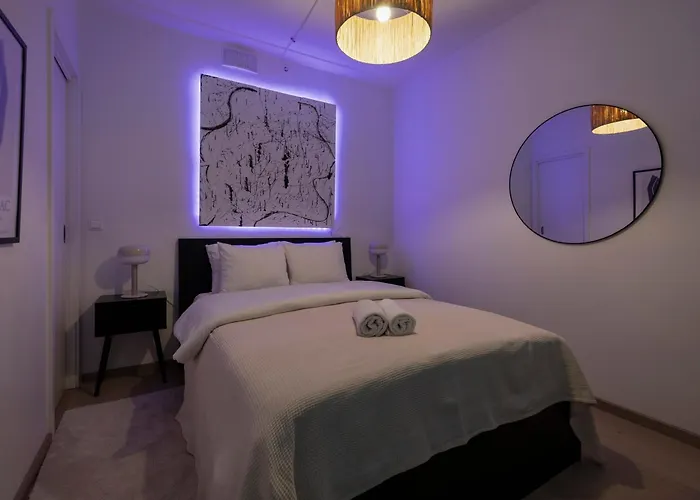 High Standard In Center Apartment *